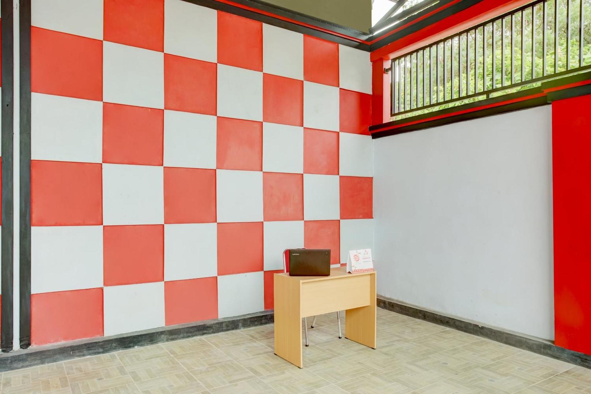 Oyo Life 3982 Azka Homestay Syariah Bandar Lampung Exterior photo