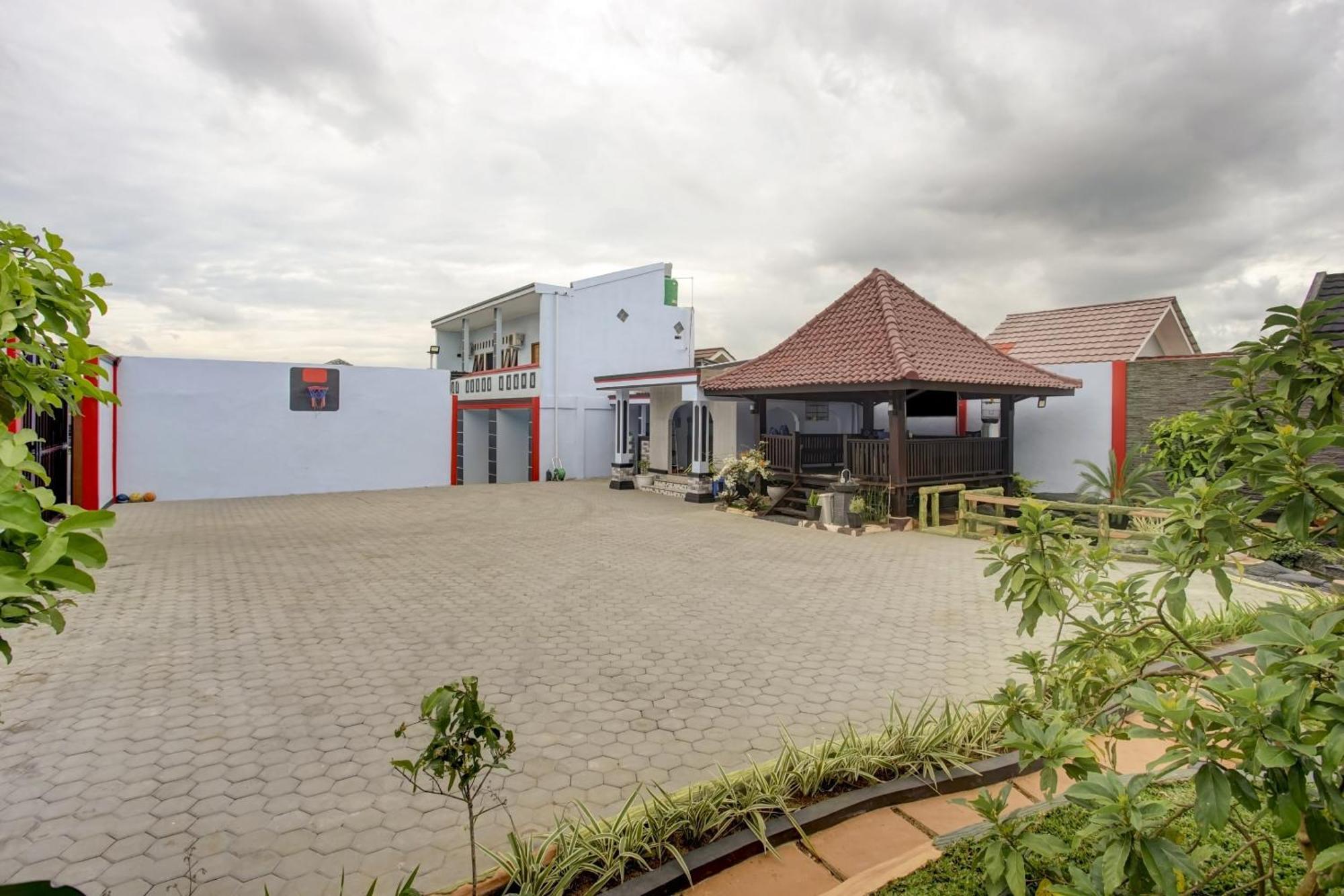 Oyo Life 3982 Azka Homestay Syariah Bandar Lampung Exterior photo